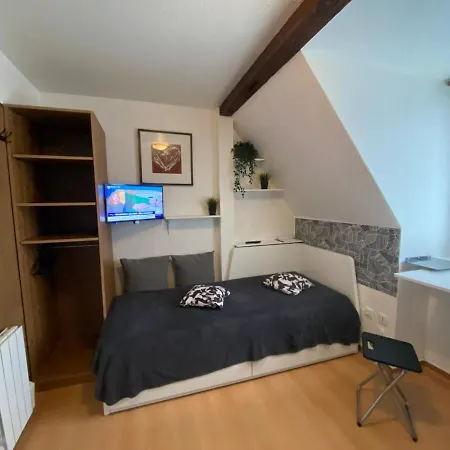 Close To Strasbourg Center Free Parking We